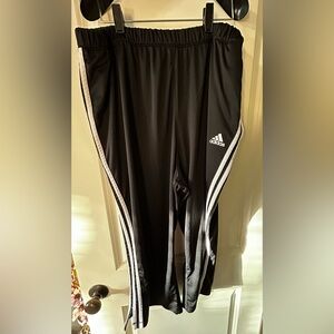 Women's Adidas Capri Pant Black/White w/Pockets